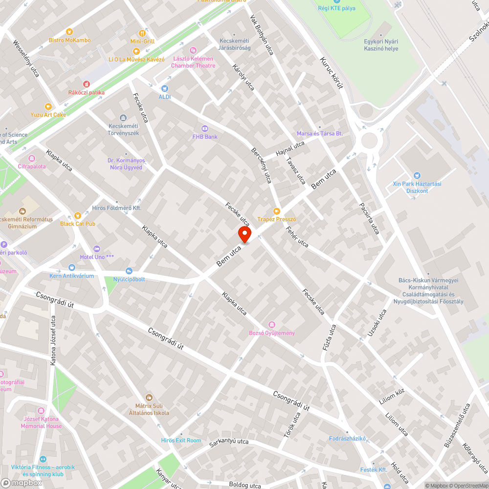 Megsüllyedt fedlap és sérült keret bejelentés helye