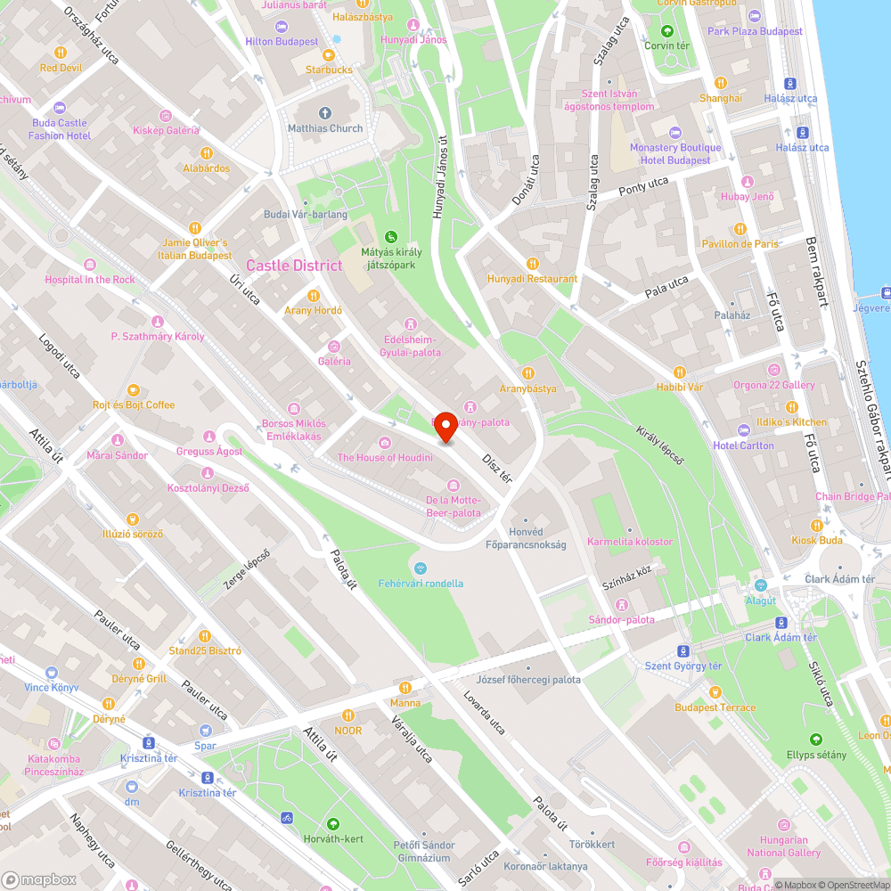 Indokolatlanul kihelyezett Megállni tilos tábla bejelentés helye