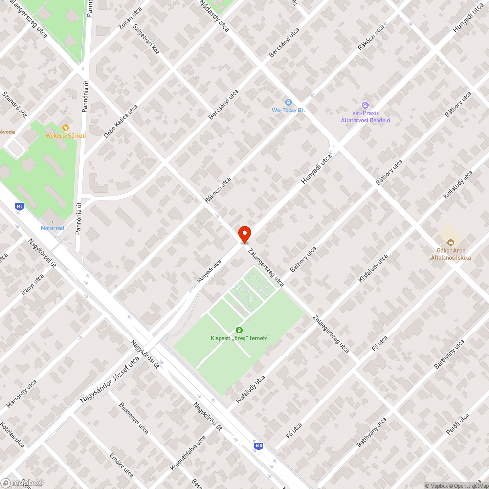 Kerékpáros csatlakozás útjában álló autó bejelentés helye