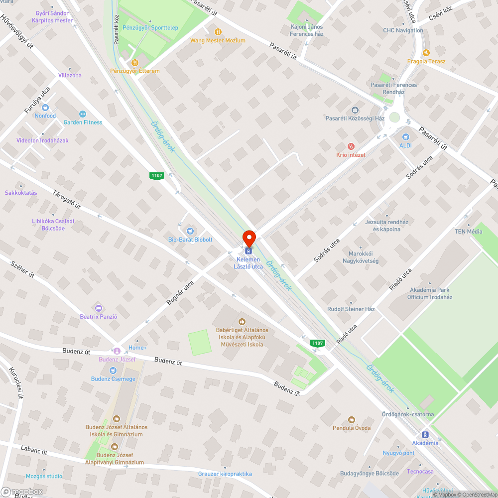 Összefirkált utasváró bejelentés helye