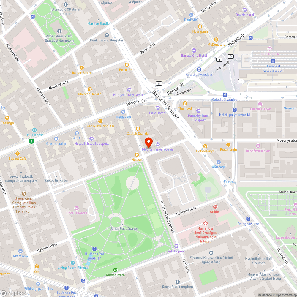 Üres virágládák bejelentés helye