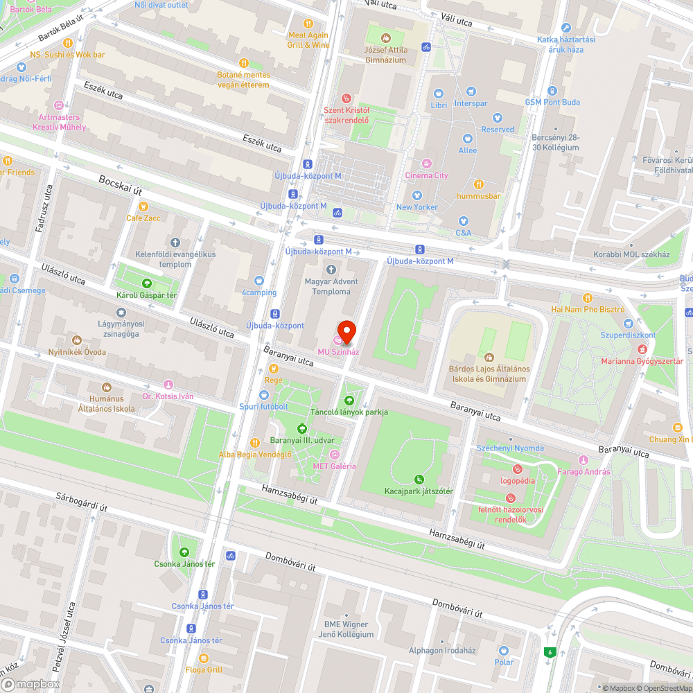 Járdaszűkületnél parkoló a MU Színház előtt bejelentés helye