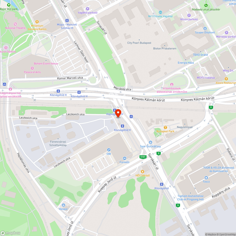 Üresen álló, romos, összefirkált bódé bejelentés helye