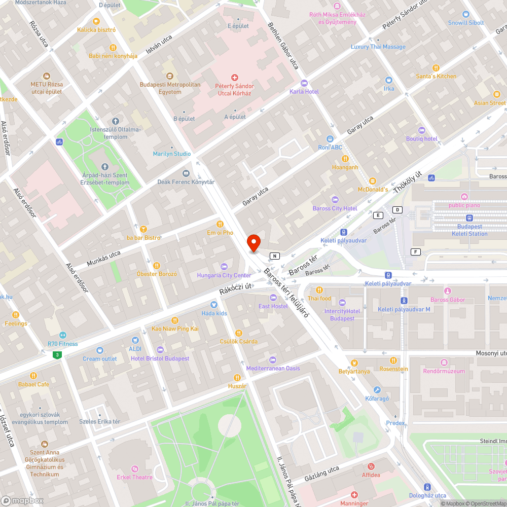 Törött autó, kinyílt légzsák, szemét, fekália. bejelentés helye