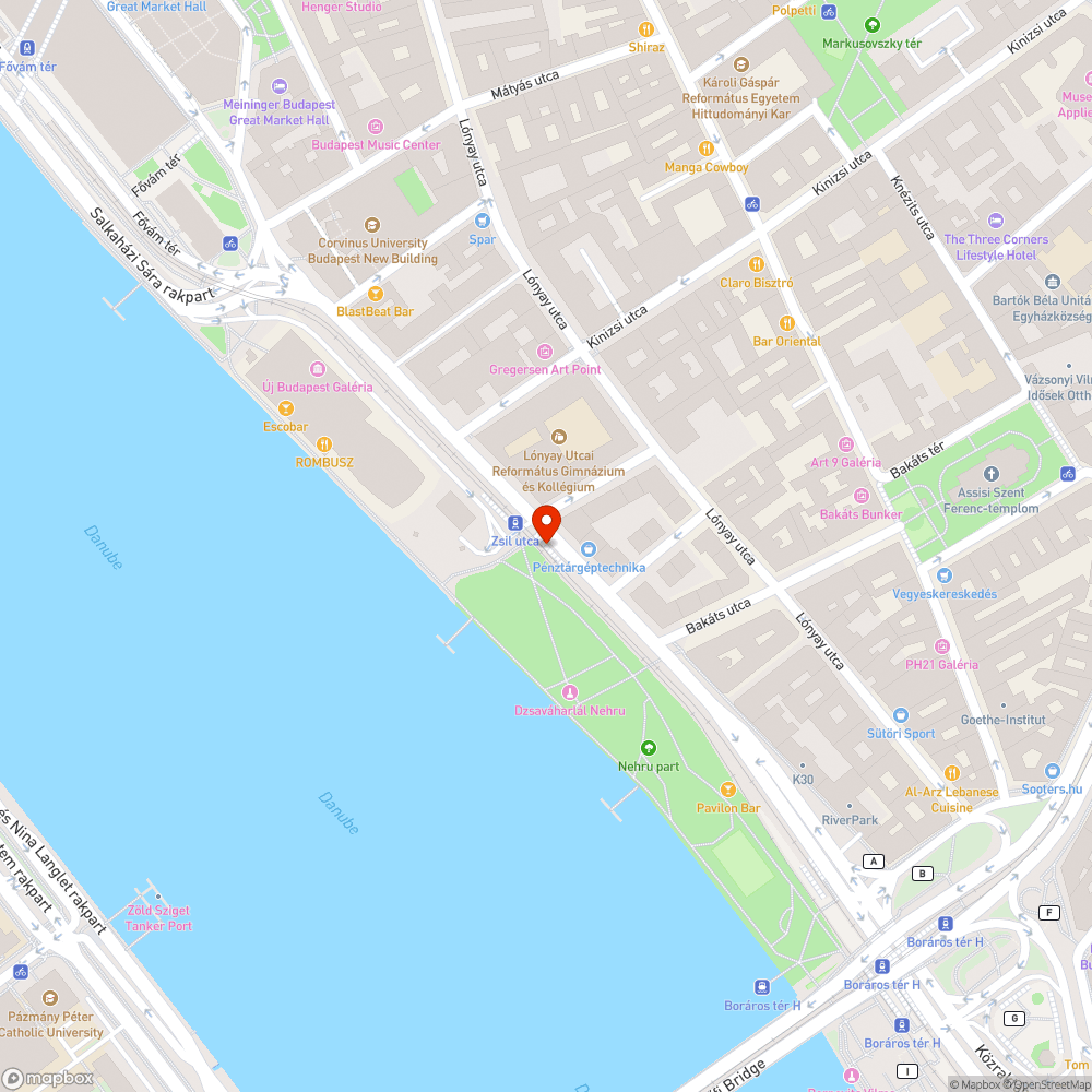 ocsmány felirat a felújított megálló hirdetőtábláján bejelentés helye