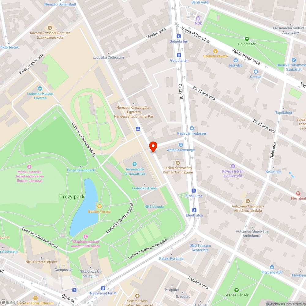 Kiálló, körben burkolathiányos közmű bejelentés helye