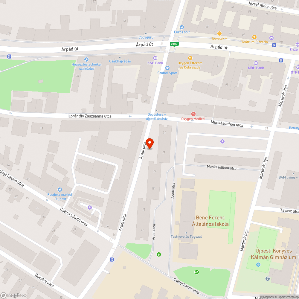 Régi hűtő a zöldfelületen bejelentés helye