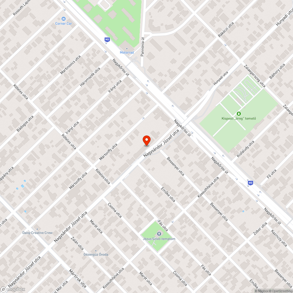 Hatalmas kátyú az úttesten, a kerékpársáv végén bejelentés helye