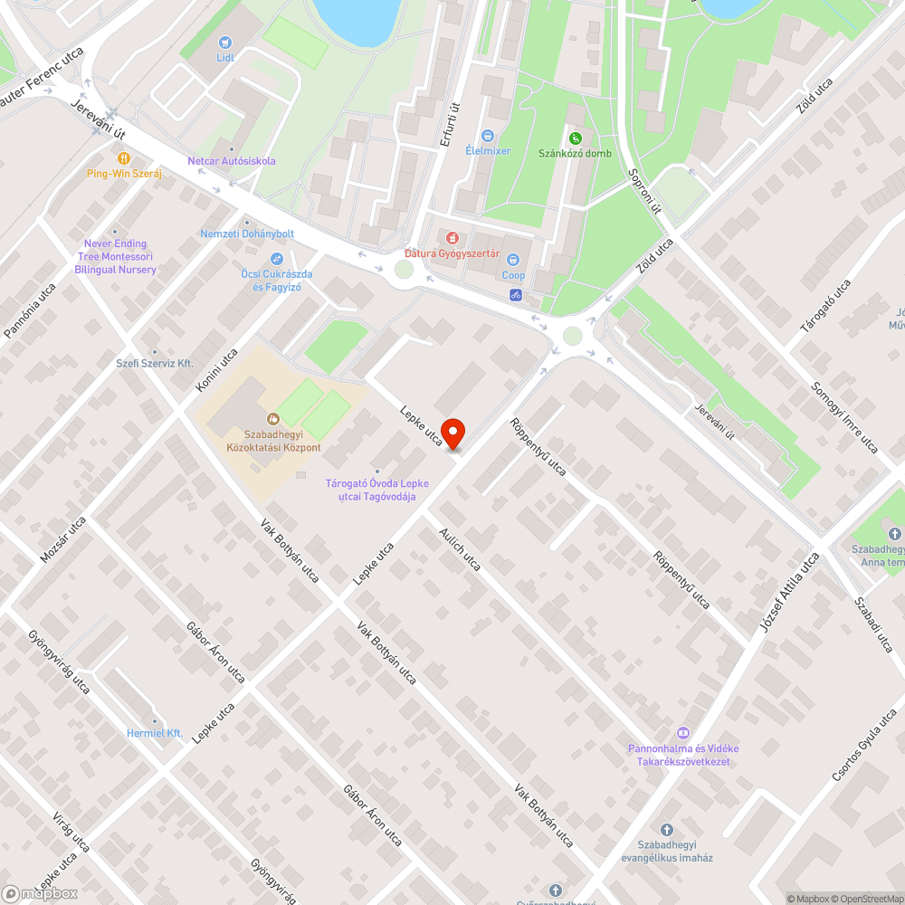 Esőzés után nem folyik el a víz egy nagy tócsa marad Lepke utca szelektív gyűjtő melletti úton bejelentés helye