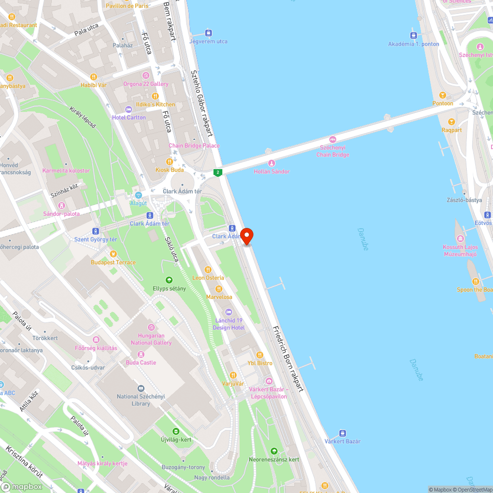 Két mély kátyú két csatornafedél körül bejelentés helye