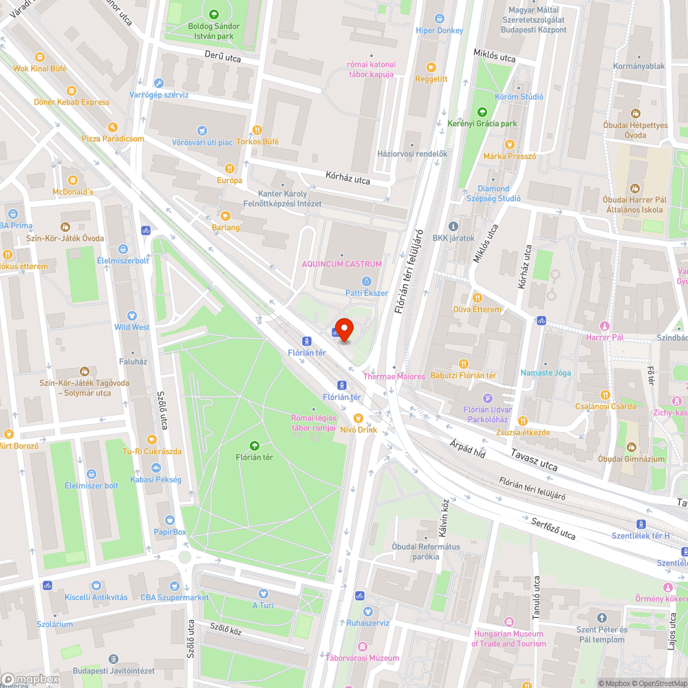 Aknafedél a kerékpárúton kiálló részekkel bejelentés helye