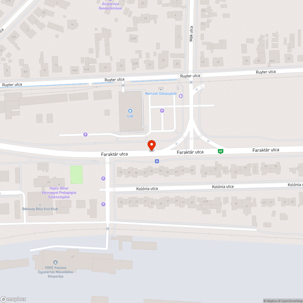 Törött balesetveszélyes pad a megálló utasváróban bejelentés helye