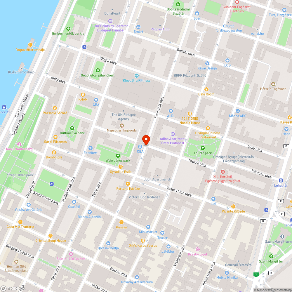 Fába beleszögelt tábla bejelentés helye