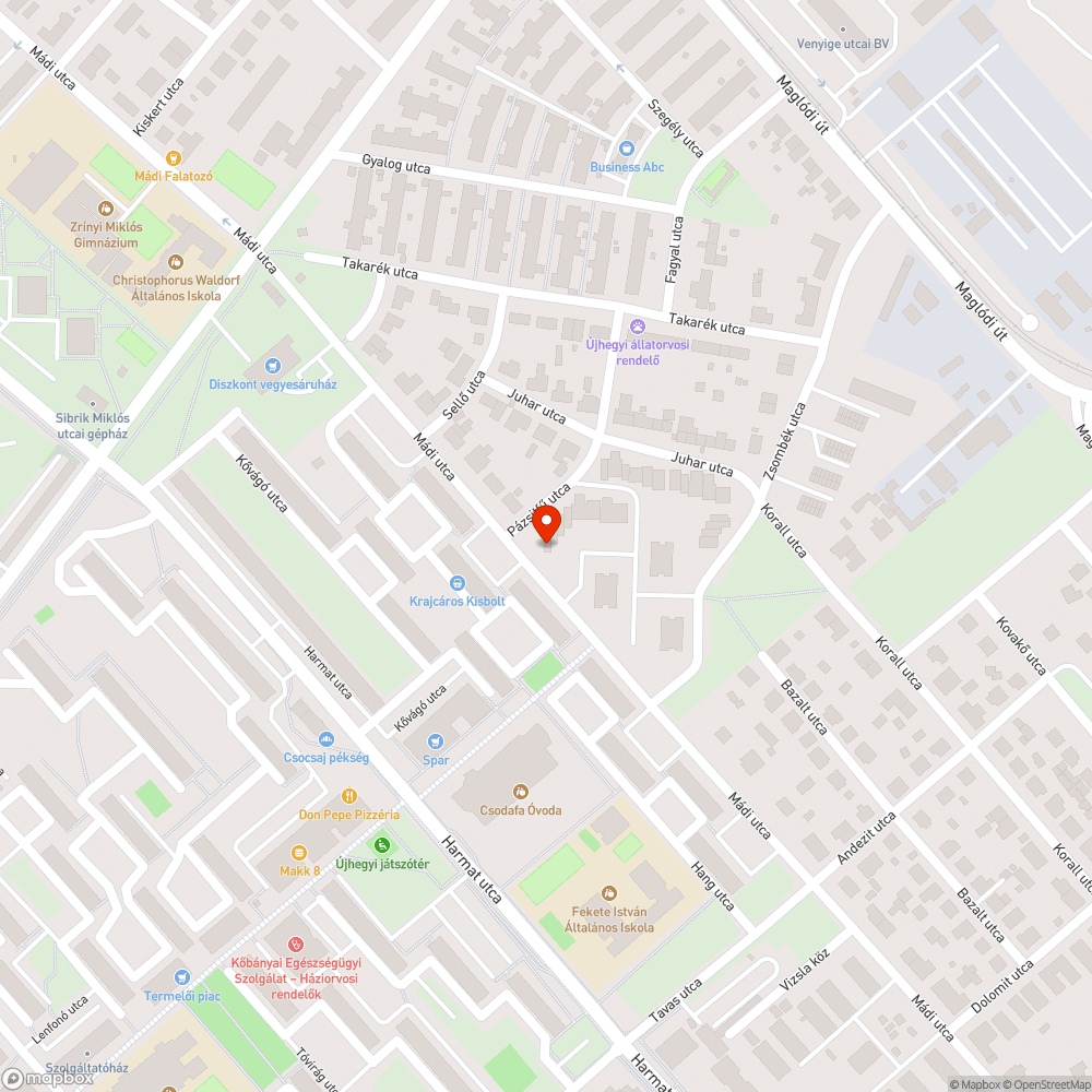 Egy kupac szemét és zöldhulladék bejelentés helye