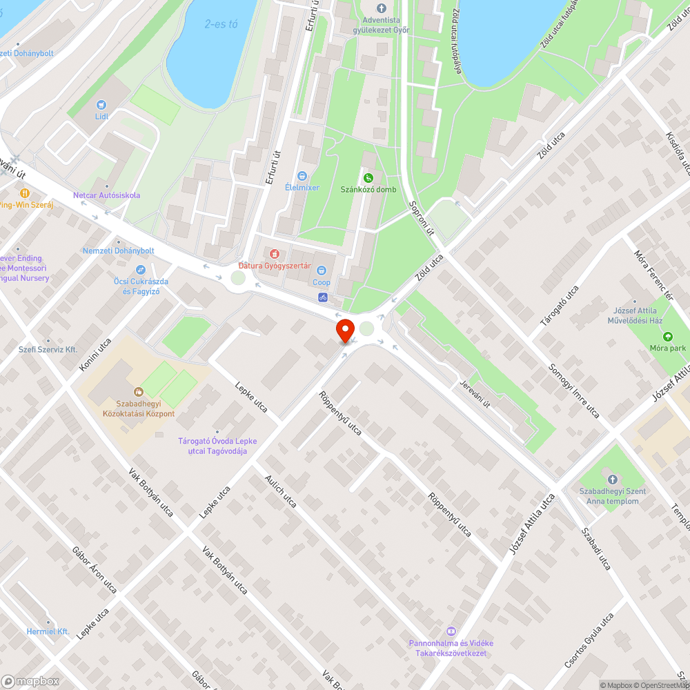 Járda és bicikliút közepén egy nagy kátyú bejelentés helye