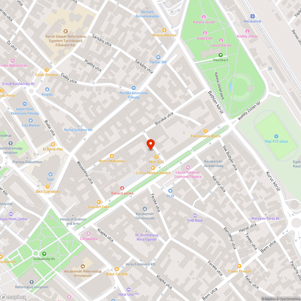 Járda és a parkoló között összetört szegély bejelentés helye