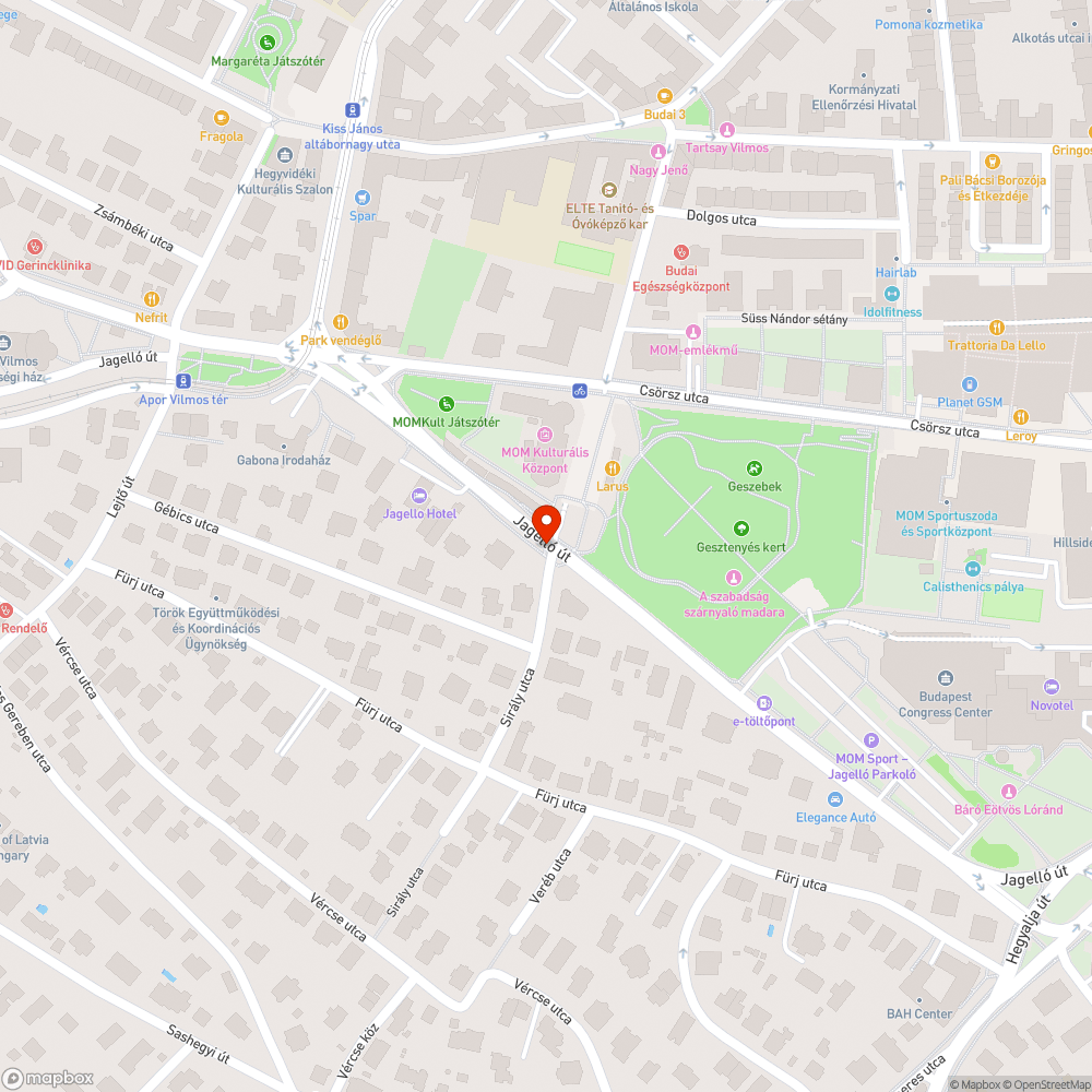 Sérült keretű, lyukas fedlap bejelentés helye