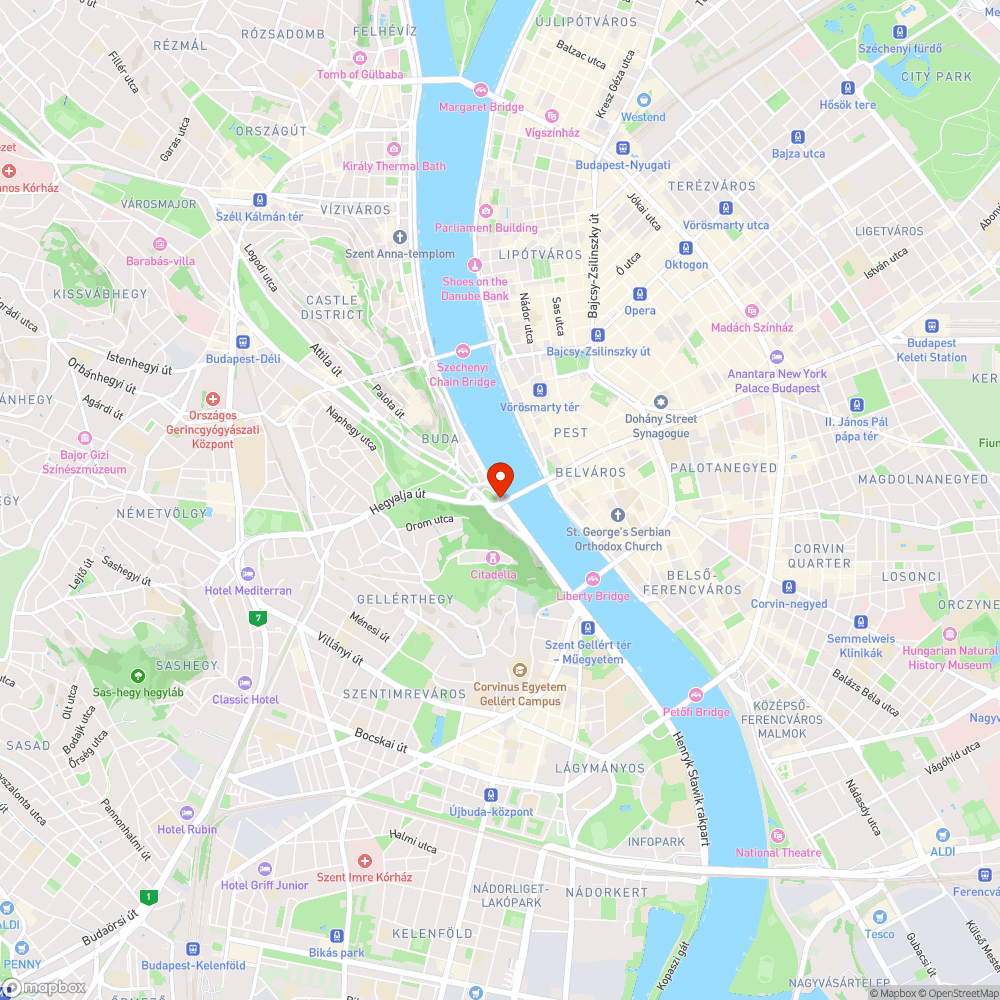 Kidöntött korlátok az Erszébet híd alatt Budán. bejelentés helye