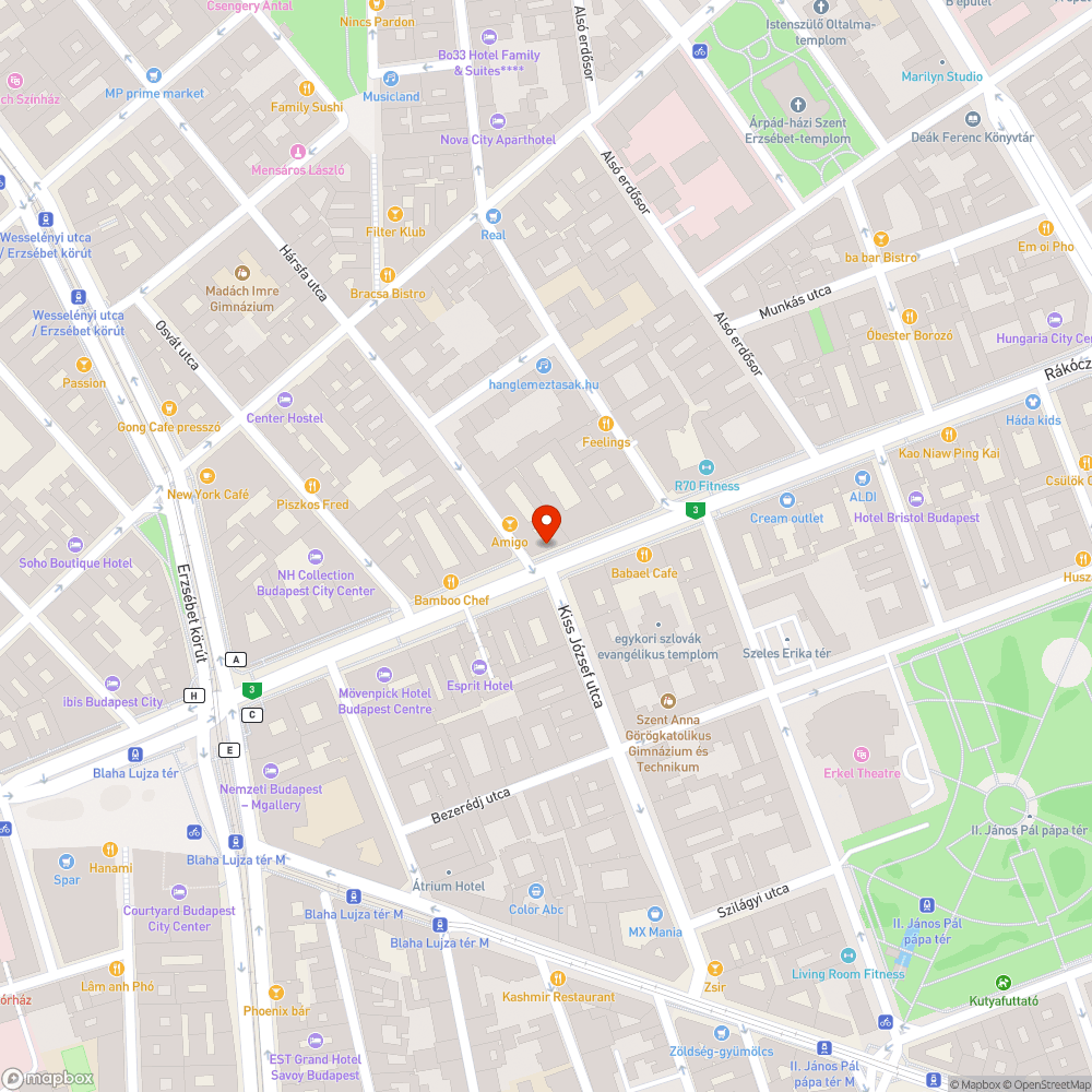 Közepén lyukas , elöregedett fedlap 2 bejelentés helye