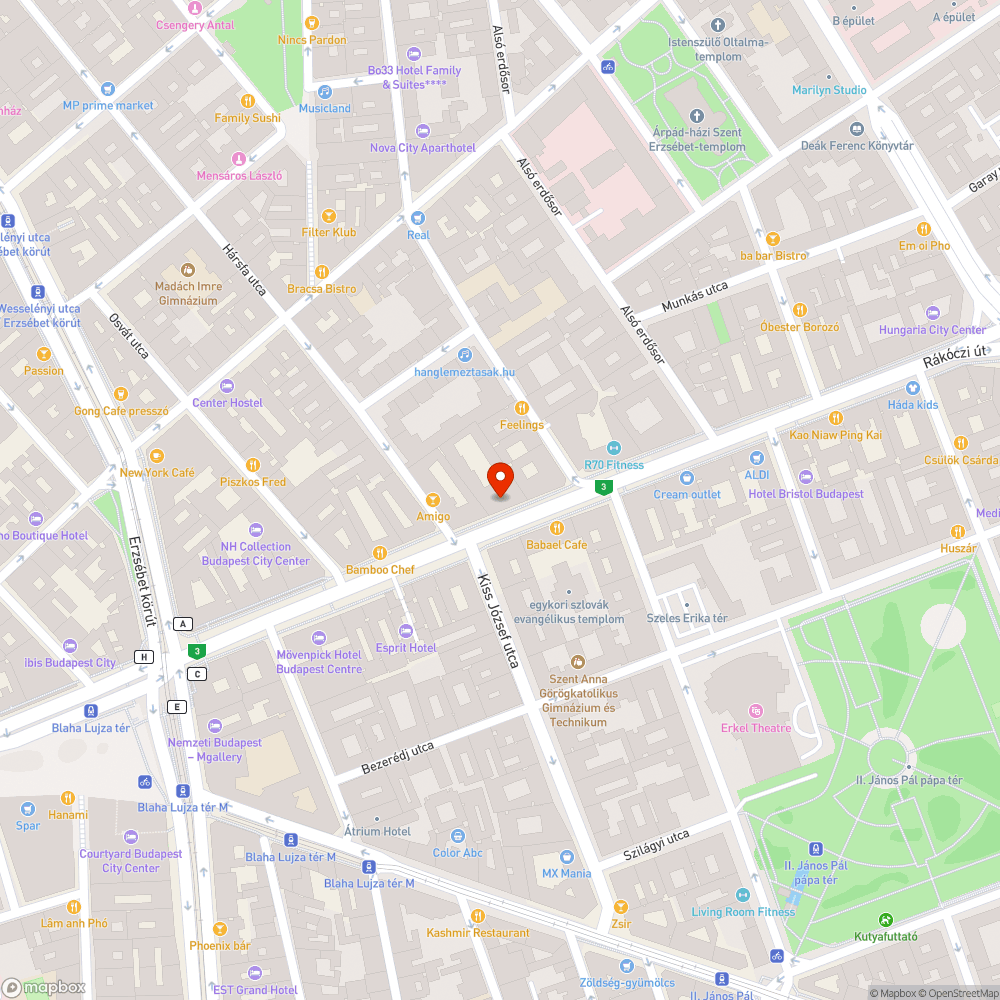 Közepén lyukas, elöregedett fedlap bejelentés helye