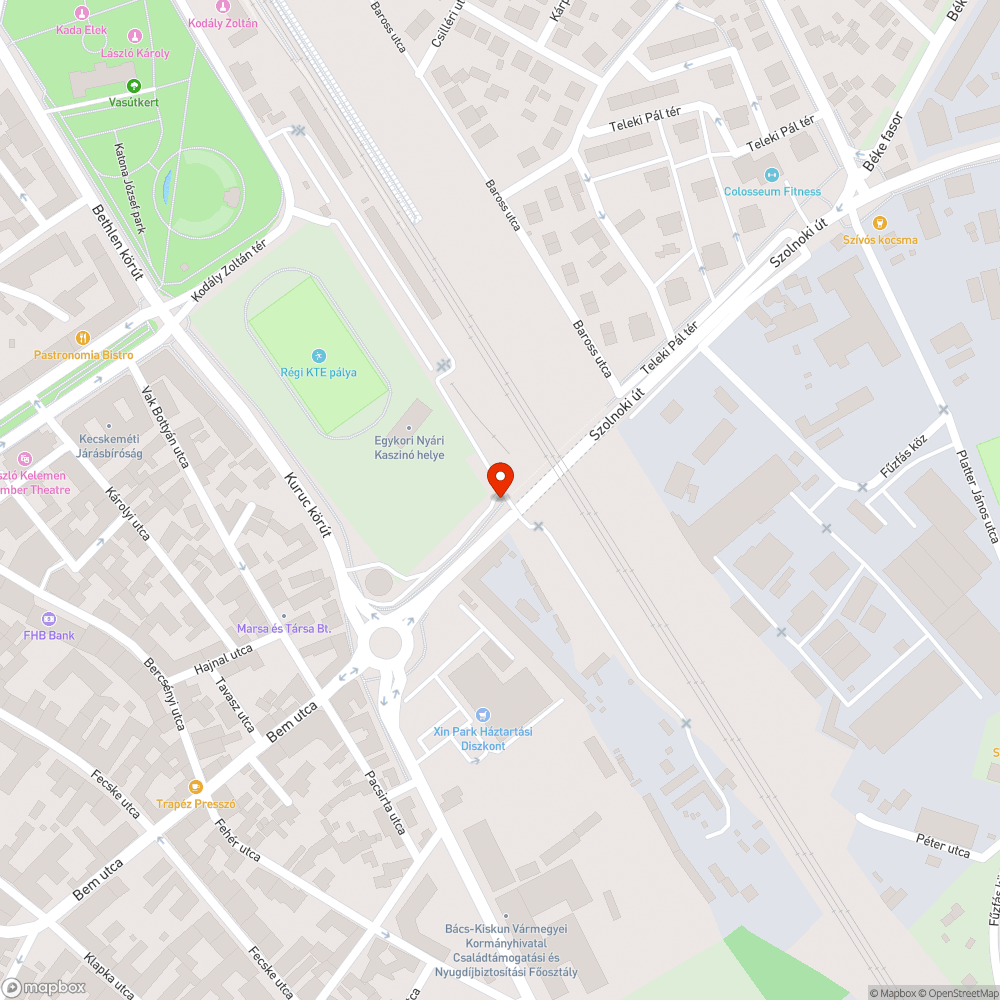 Kopott, graffitis tábla bejelentés helye