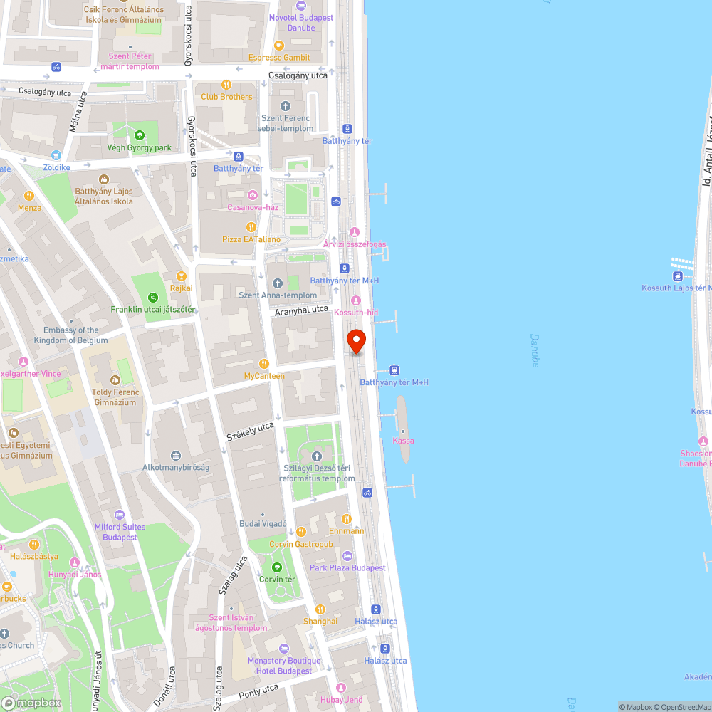 Forgalmi űrszelvénybe lógó szakadt fémtábla bejelentés helye