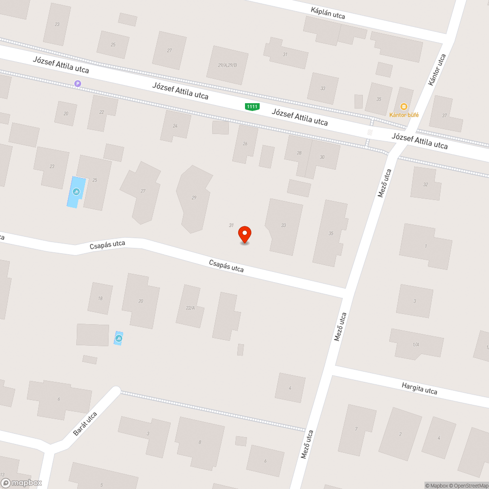 Tábla a földön,  másik a kerítésnél bejelentés helye