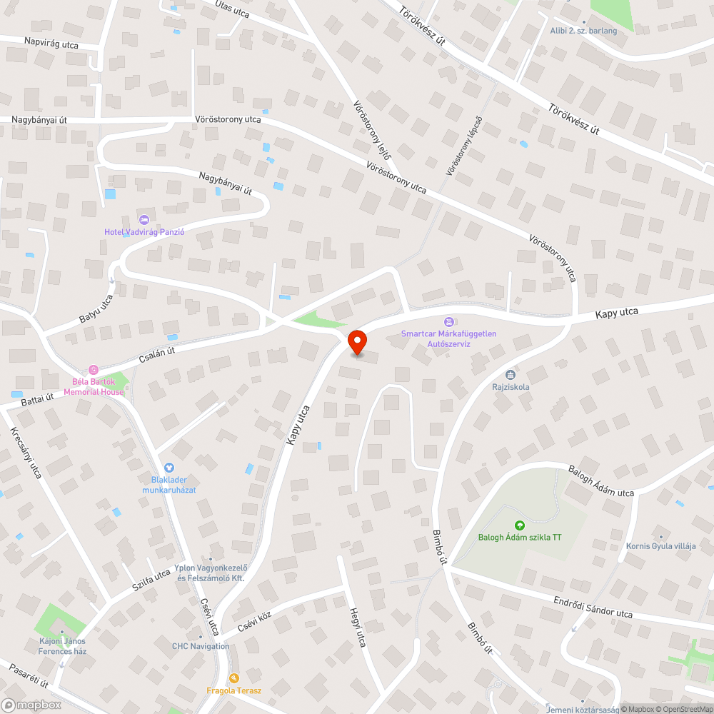 Közlekedési tábla elfordulva bejelentés helye