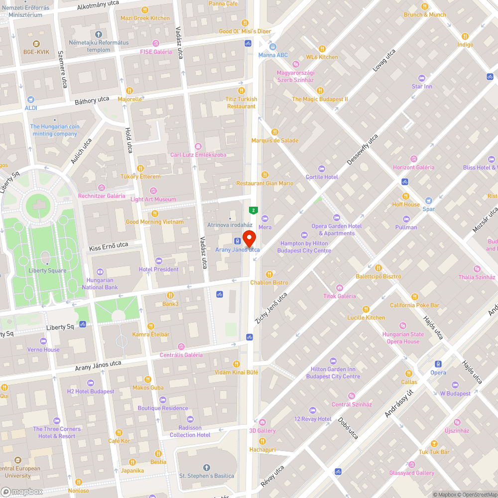 Sérült forgalomirányítási fedlap a bicikliúton bejelentés helye