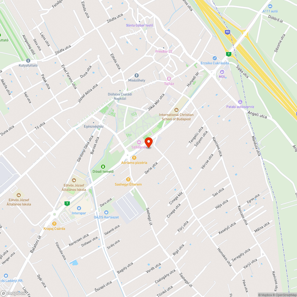 MOL kút felé besoroló sávban hatalmas kátyú bejelentés helye