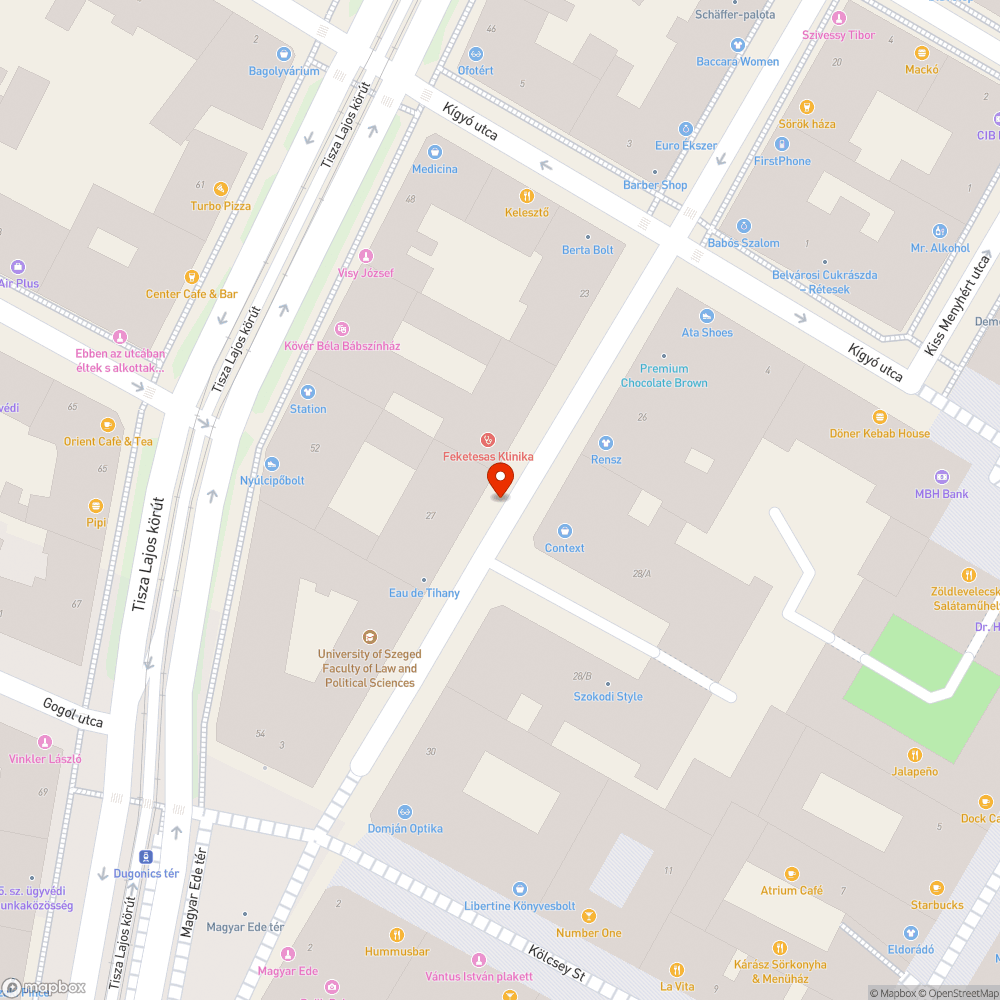 Széttört aszfaltburkolat aknafedő mellett bejelentés helye