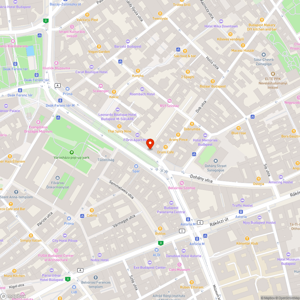 elvitték a padokat a Skála melletti járdáról bejelentés helye