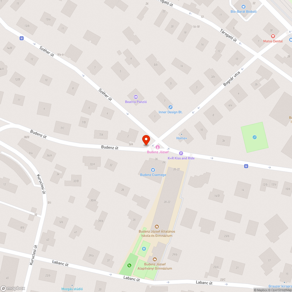 Kiálló csatornafedél a Budenzen bejelentés helye