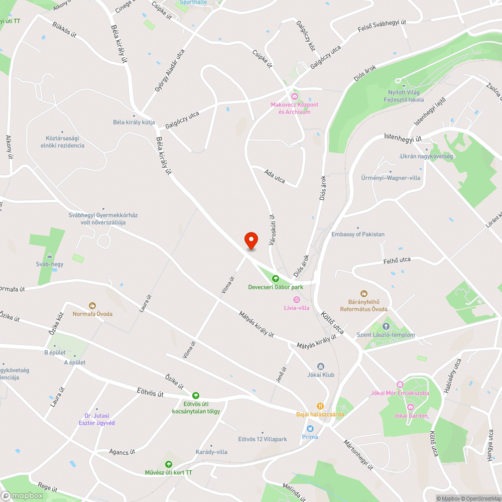 Szép új járdában nagyon csúnya fedlap bejelentés helye