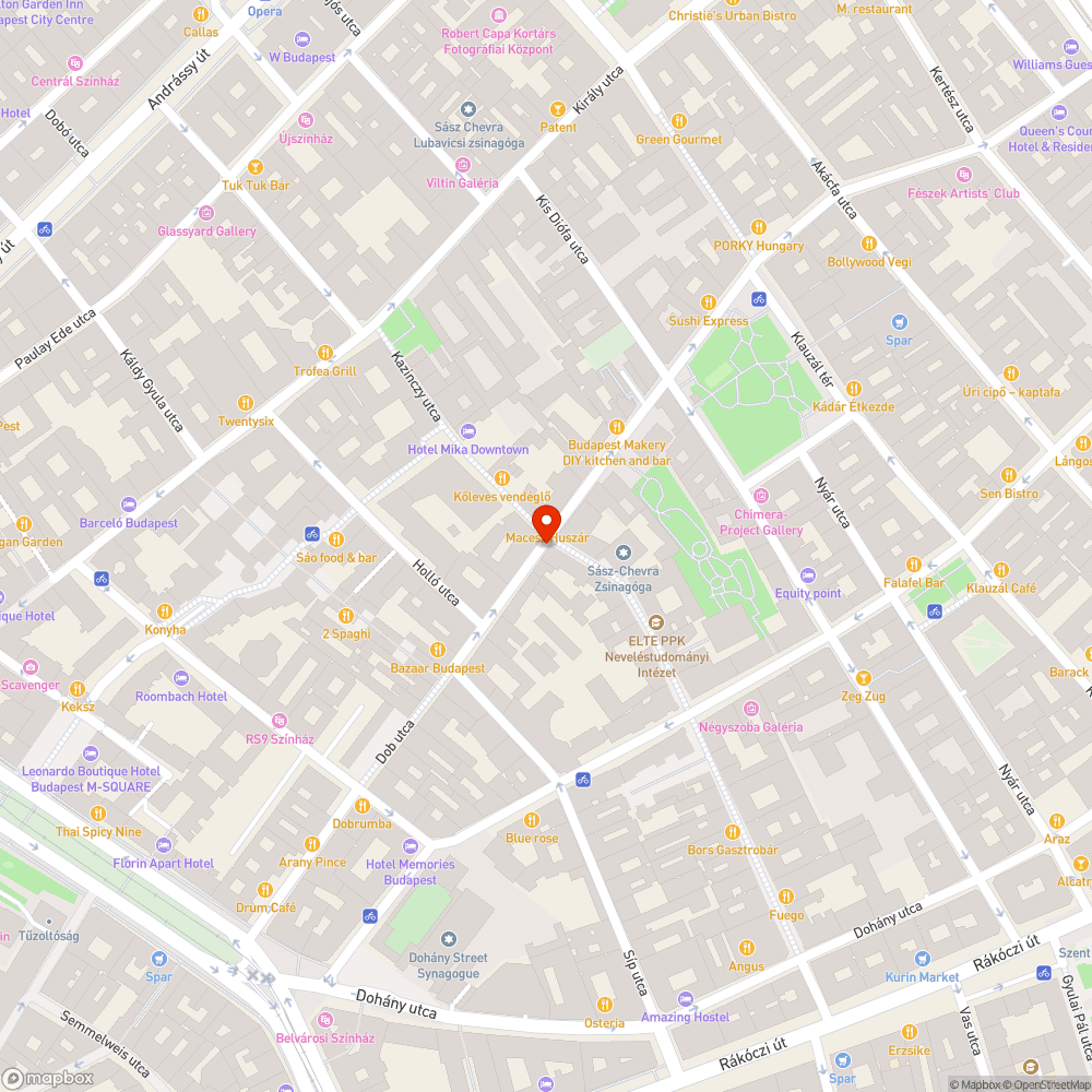 Scooters on the sidewalk bejelentés helye