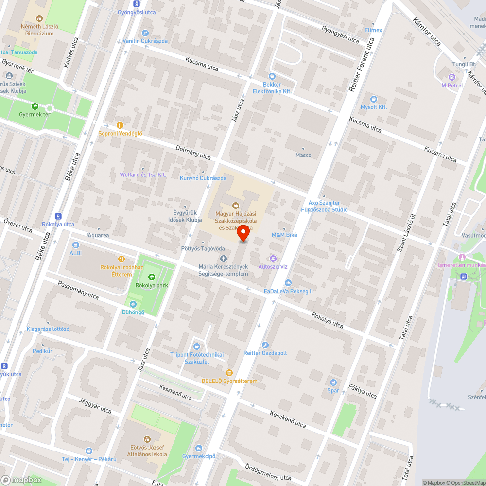 Fa törzse nyomja fel a burkolatot bejelentés helye