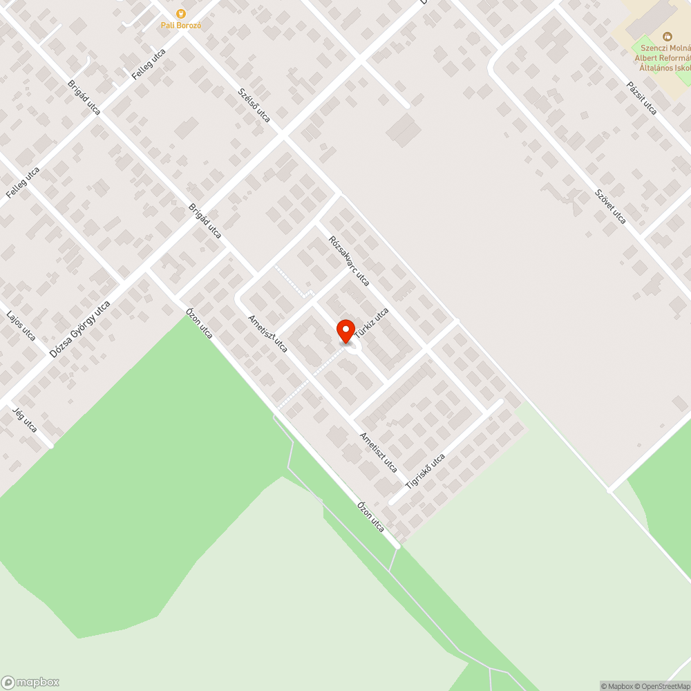 Sétáló utcán jármű pakol tábla hiányában bejelentés helye