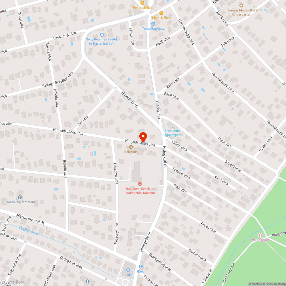 Törött lépcső és rámpa a járdára vezető részen bejelentés helye