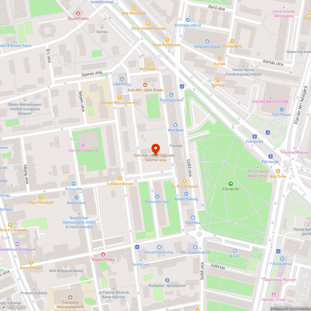 Bölcsőde előtt nagy kátyú bejelentés helye