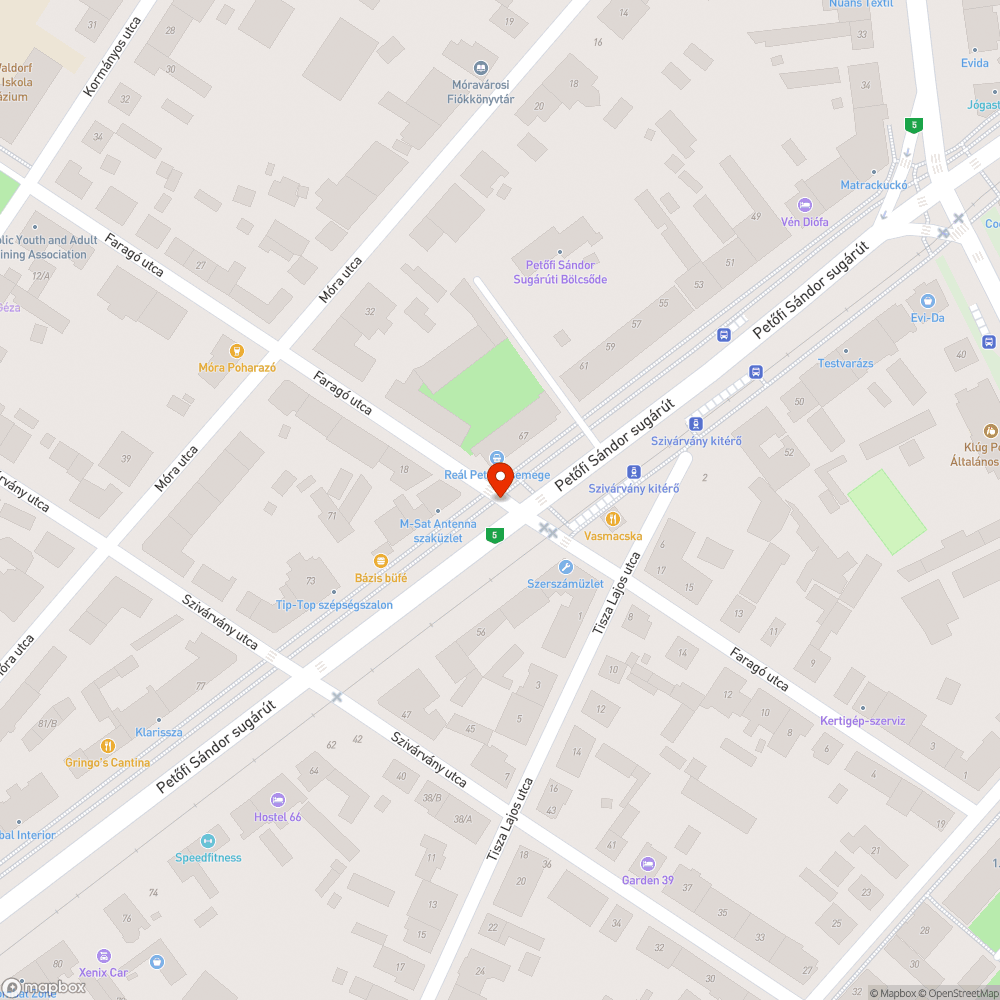 Kerékpárút felé dőlő tábla bejelentés helye