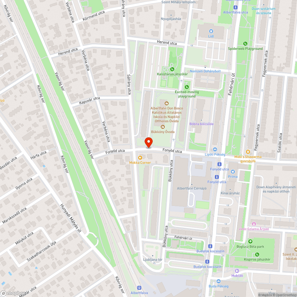 Zöldterületen lévő kövek. bejelentés helye