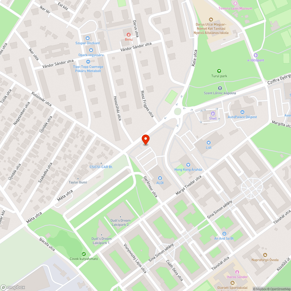 Régebbi aszfalt javításokat átütötte a gaz bejelentés helye