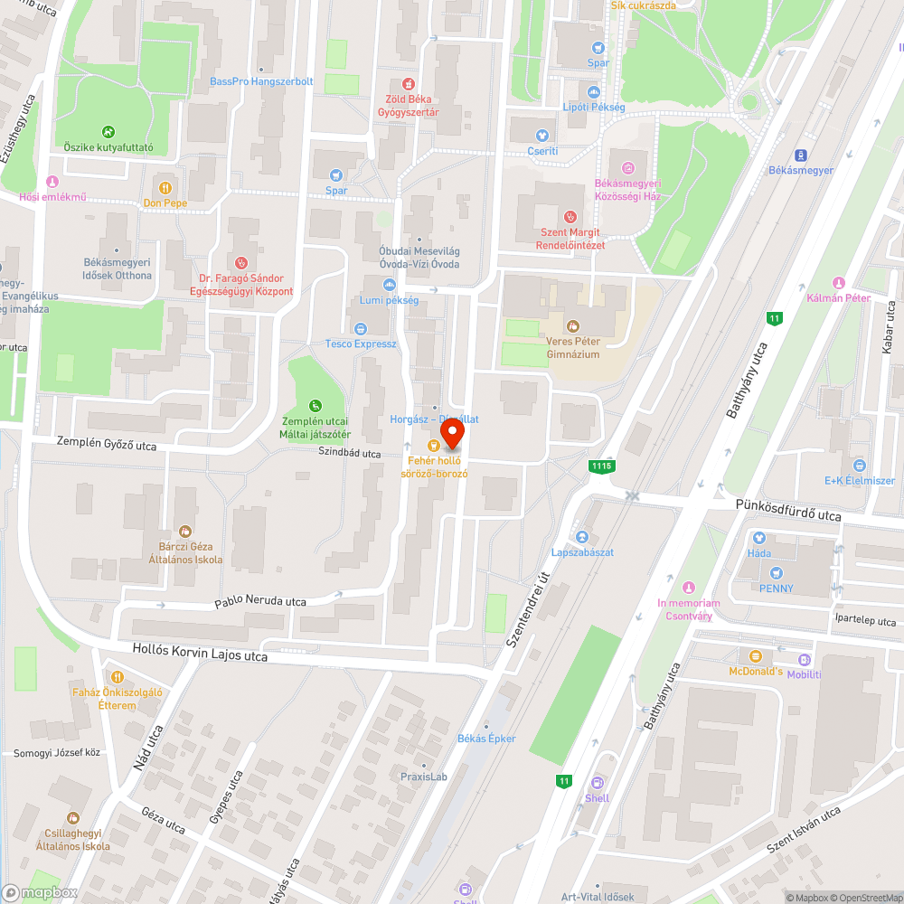 Óriási beton elem a fűben bejelentés helye