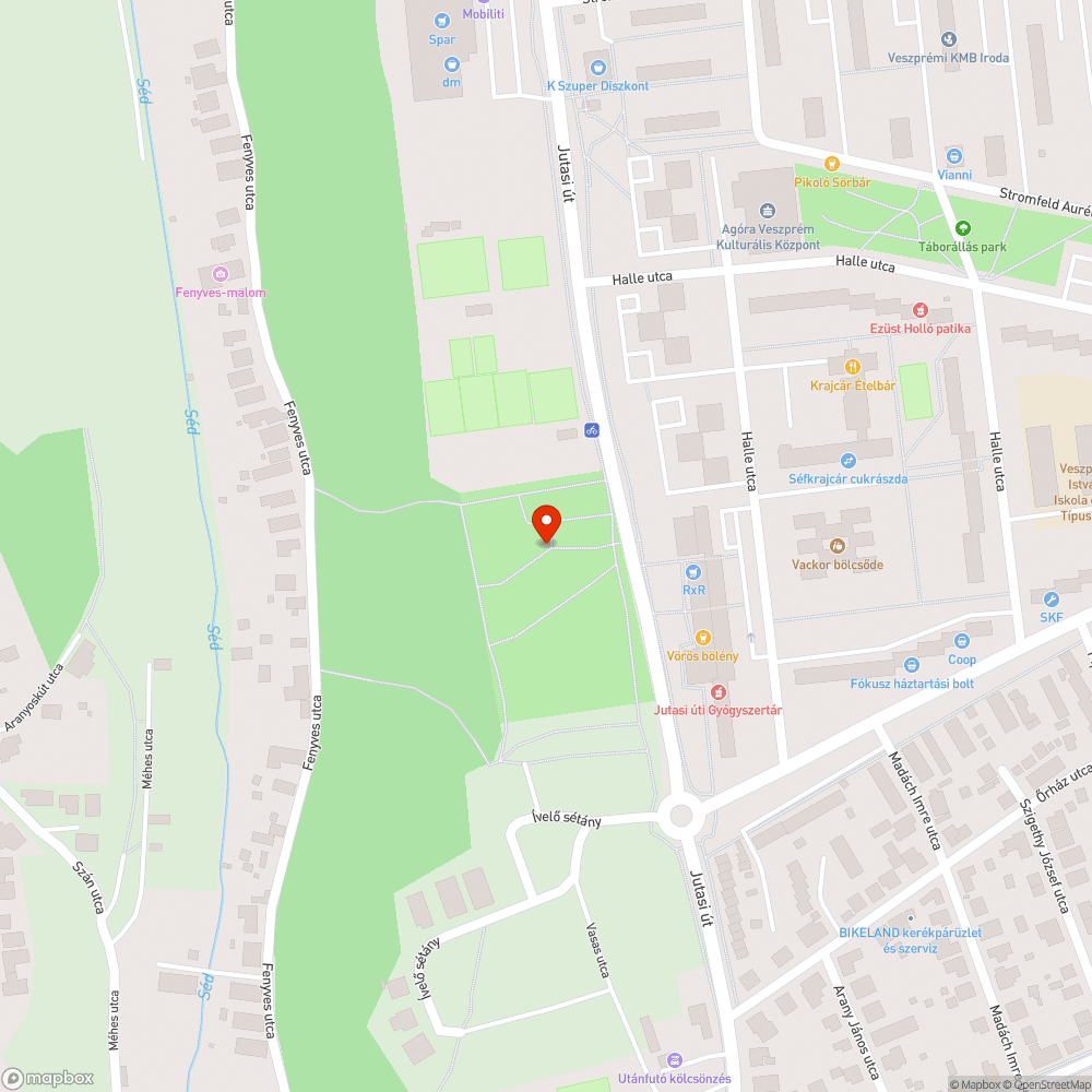 Hiányzó támlájú és megrongálódott padok bejelentés helye