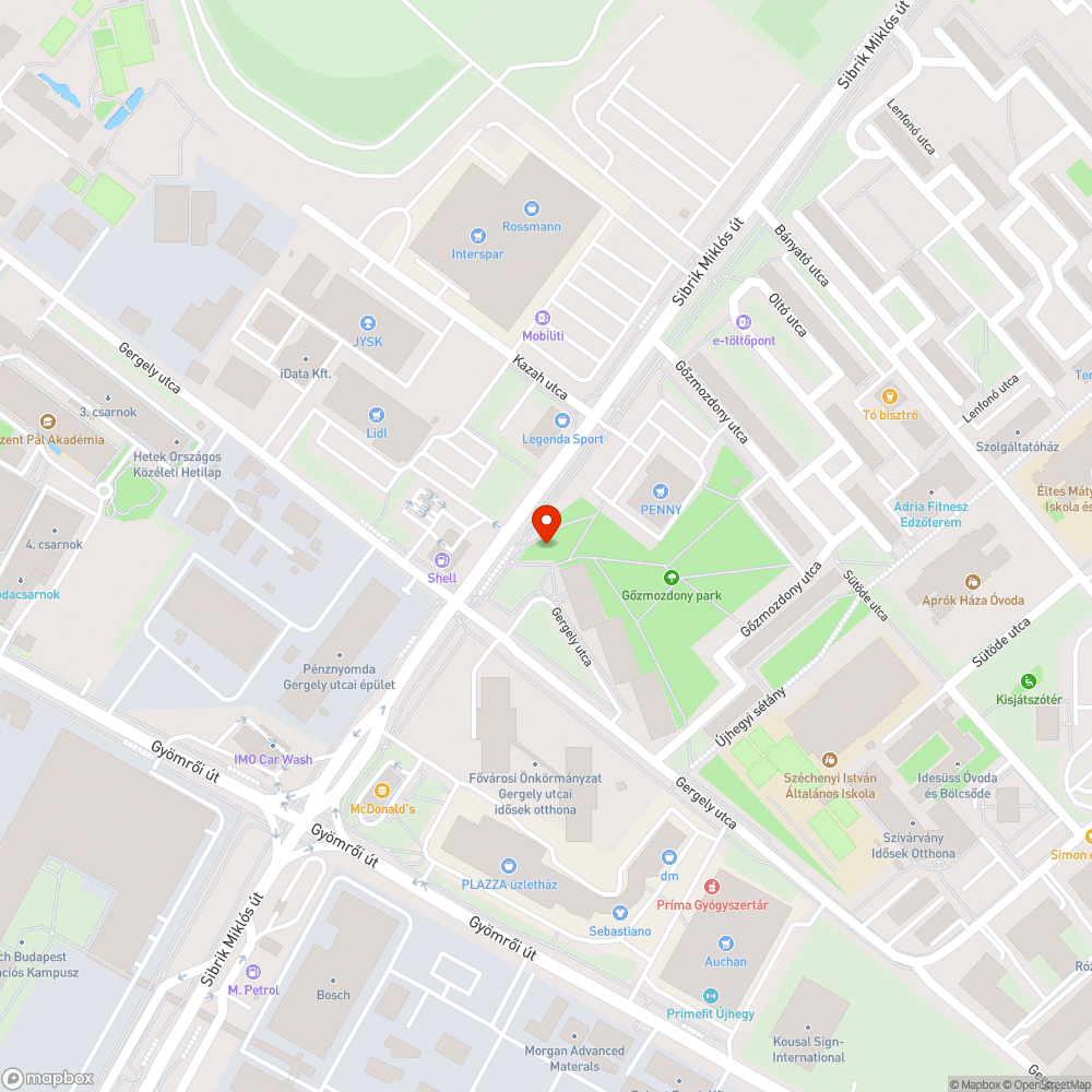 Négy darab nagyon megkopott fa ülőke bejelentés helye