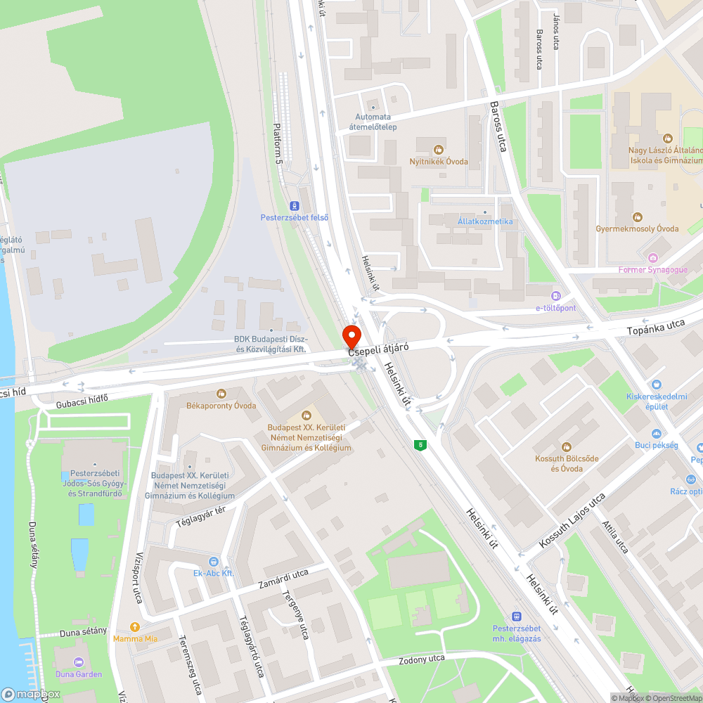 Tájékoztató tábla hever a földön bejelentés helye