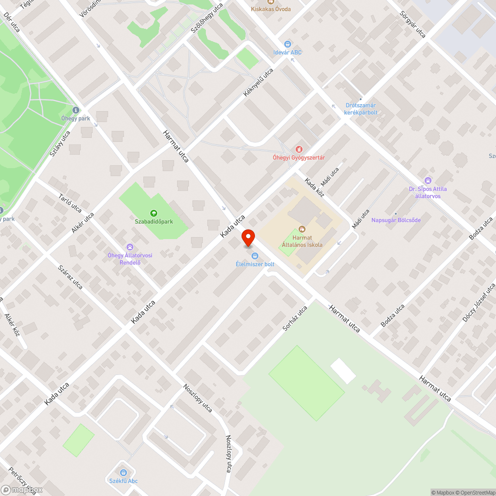 Három darab nagyon megkopott és rongálódott pad bejelentés helye