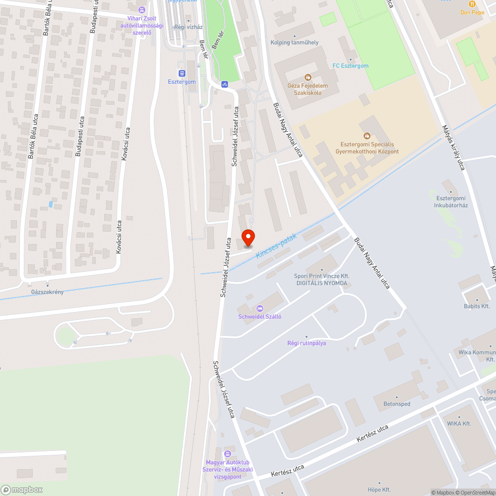 Kopott, olvashatatlan tábla bejelentés helye