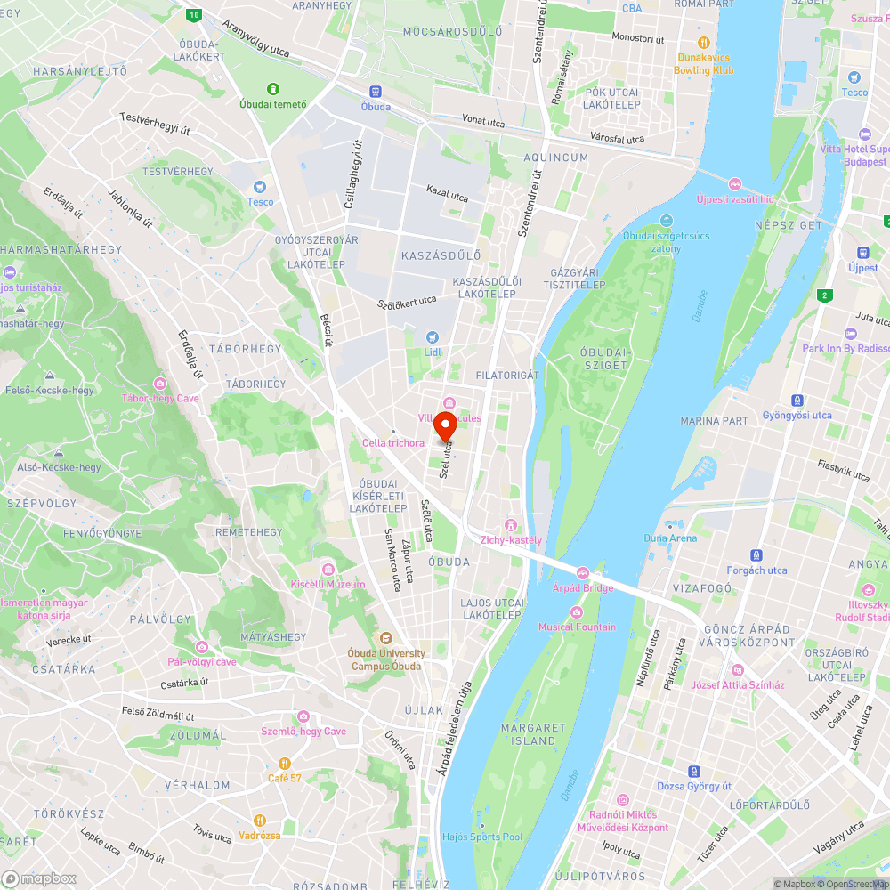 Kátyúk sokasága a Raktár utca - Szél utca sarkán lévő parkolóban bejelentés helye