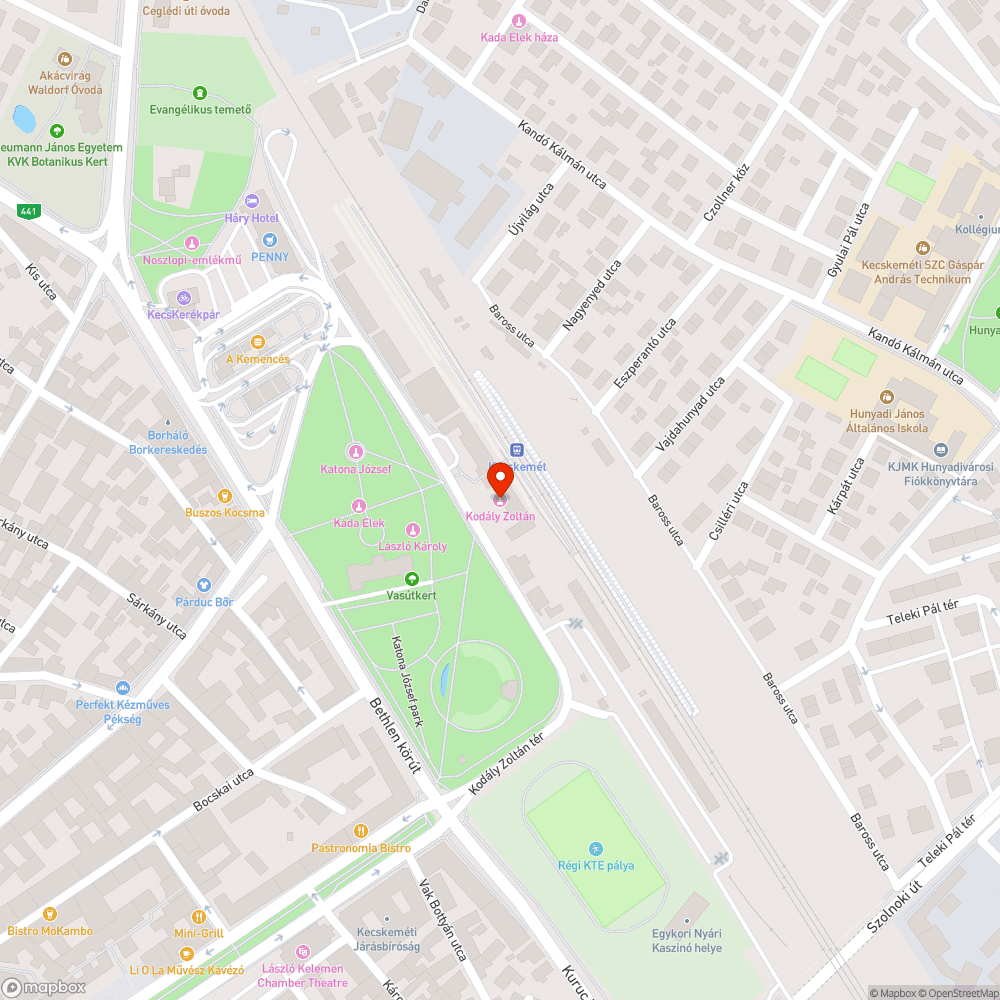 A vasútállomás előtt botlásveszélyes a járda bejelentés helye